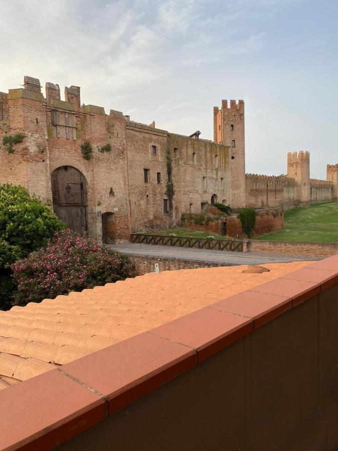 Sotto Le Mura مونتاغنانا الغرفة الصورة